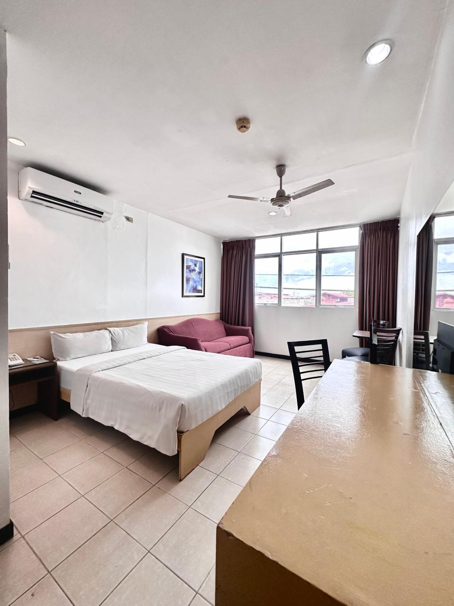 Hotel Pier Cuatro Cebu Екстериор снимка