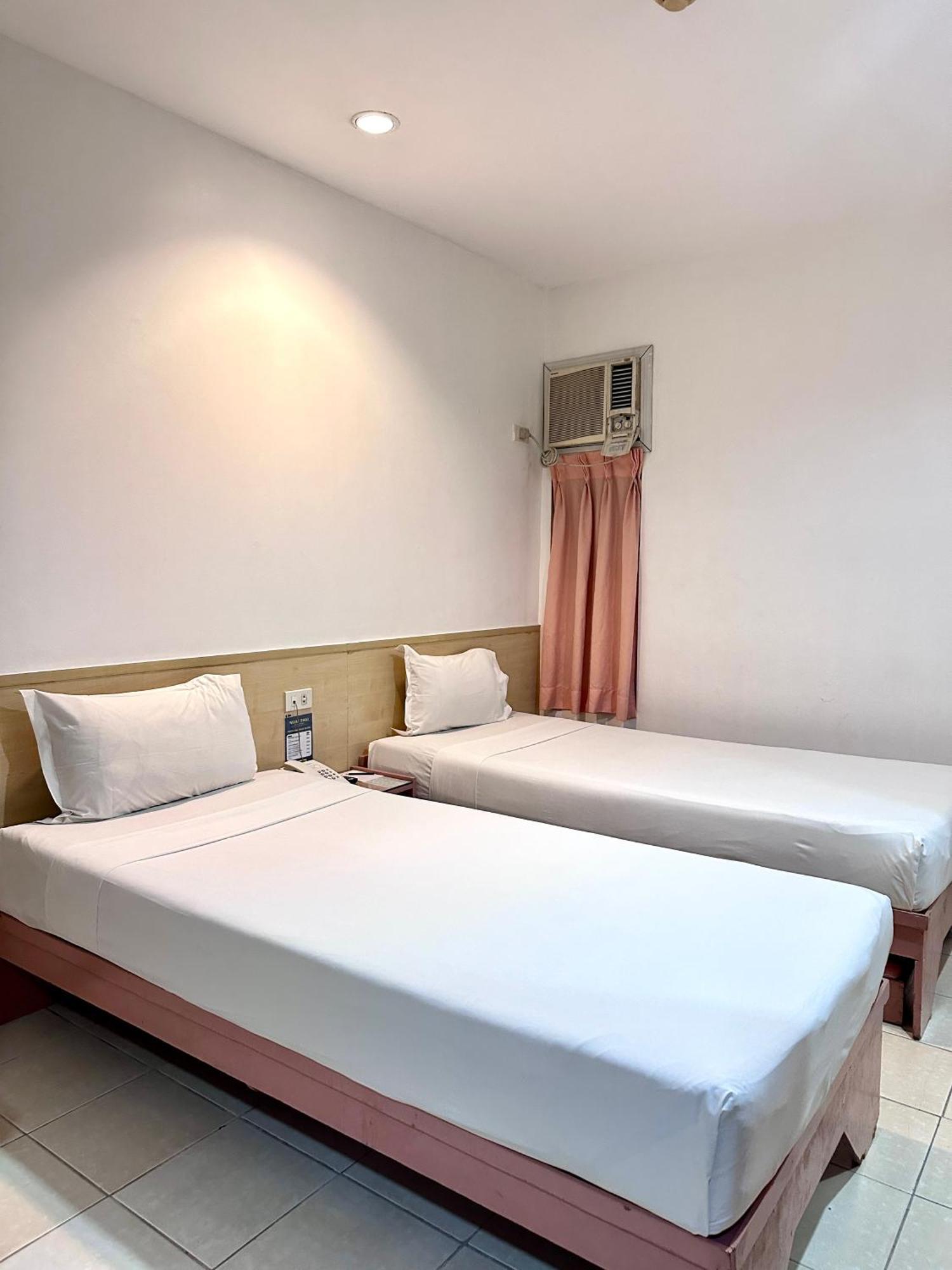 Hotel Pier Cuatro Cebu Екстериор снимка
