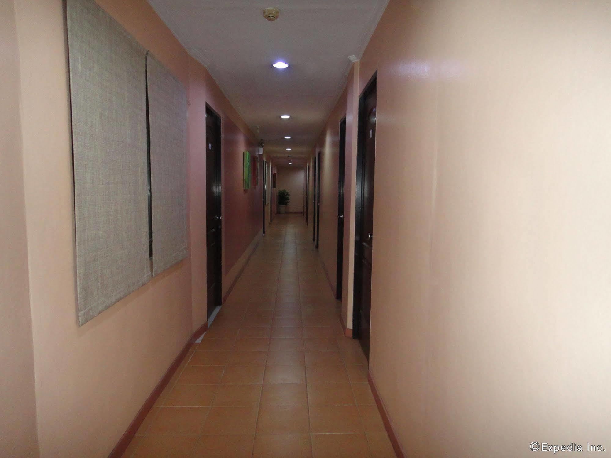 Hotel Pier Cuatro Cebu Екстериор снимка